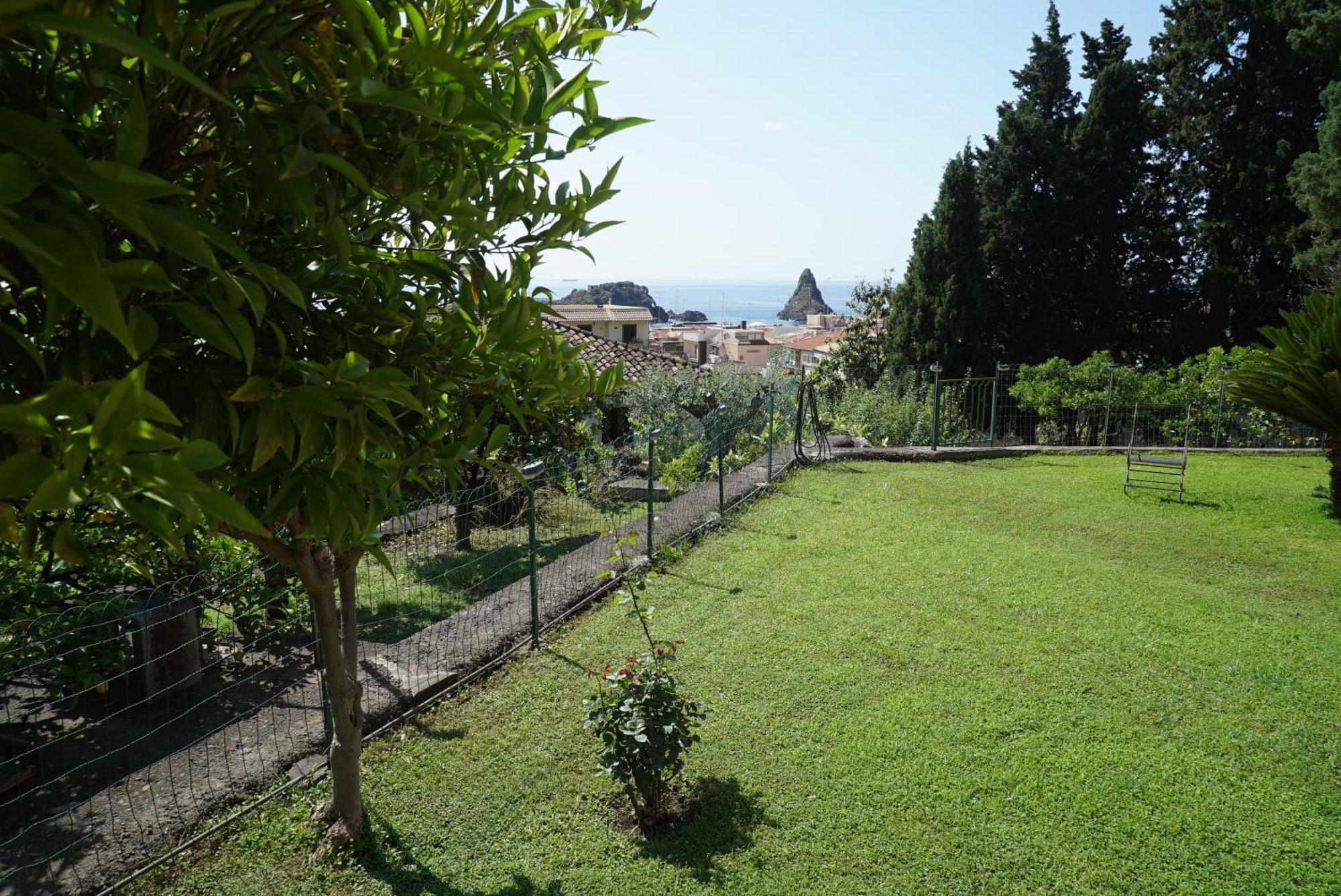 La Magnolia Aci Trezza Exterior foto